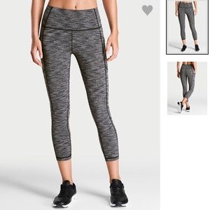 VSX High rise Knockout Capri w/ Pockets! NEW/TAGS